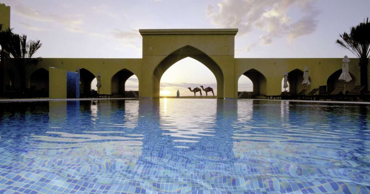 Een foto van het zwembad bij Aldhafra Resort