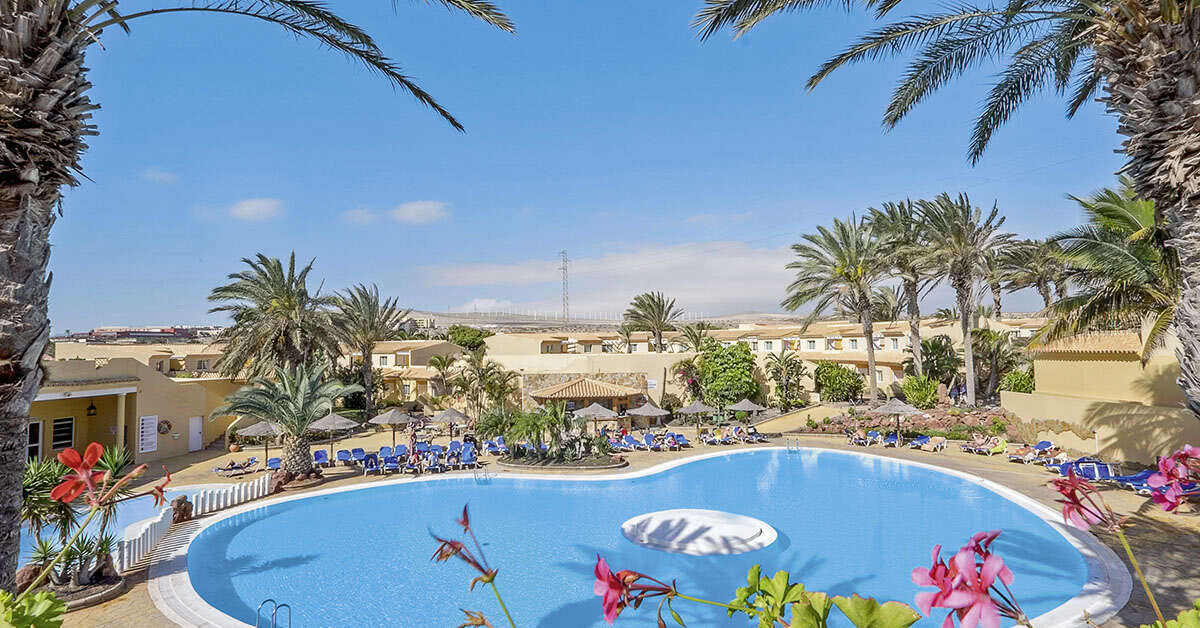 Een foto van het zwembad bij Hotel Royal Suite