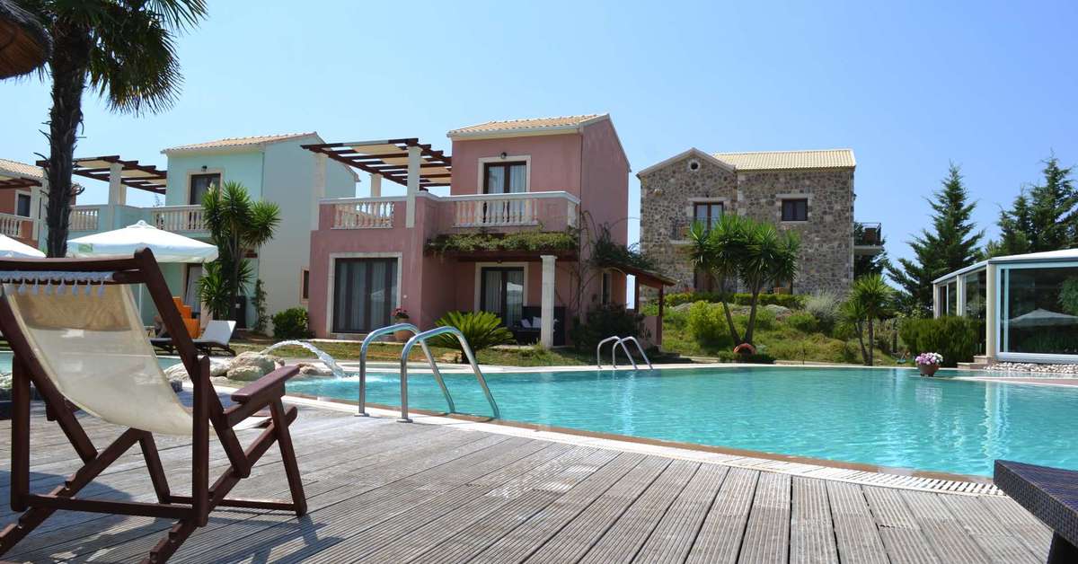 Een foto van het zwembad bij Almyros Villas