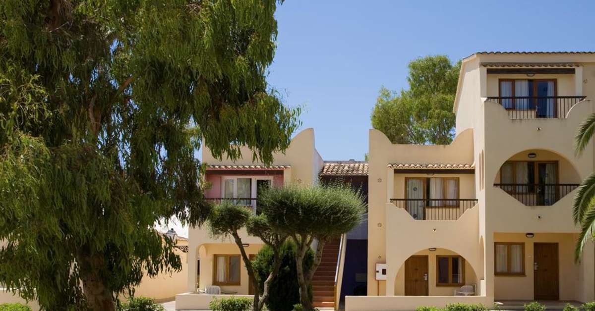 Een foto van de buitenkant van Globales Bouganvilla Aparthotel