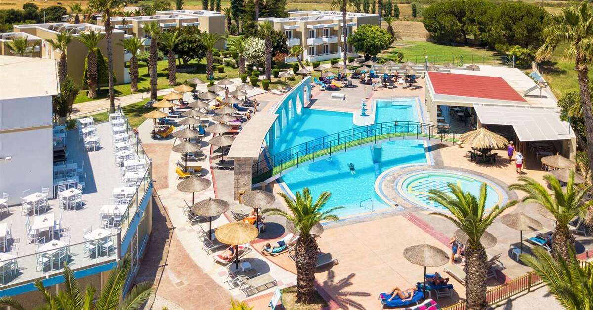 Een foto van het zwembad bij Corali Hotel & Village