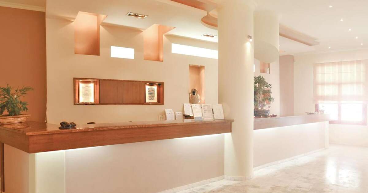 Een foto van het interieur van Belussi Beach Hotel