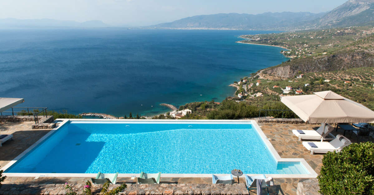 Een foto van het zwembad bij Searocks Exclusive Villas Resort Messinia