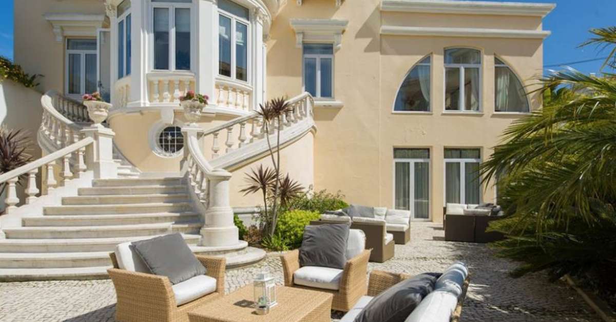 Een foto van het terras bij Hotel Inglaterra