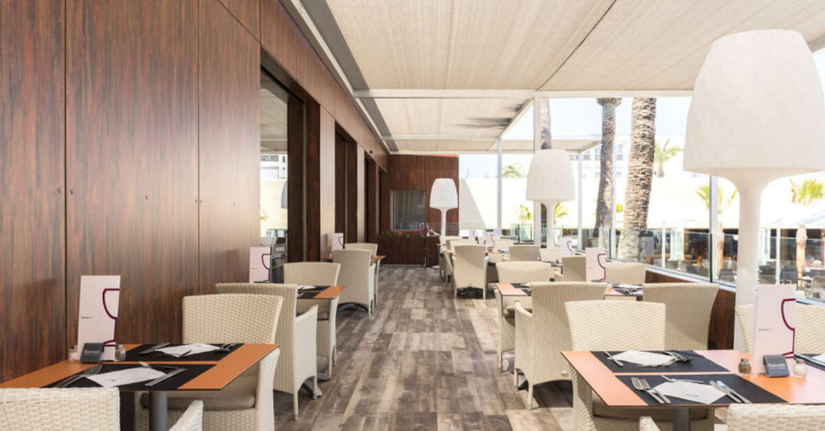 Een foto van het interieur van Occidental Ibiza