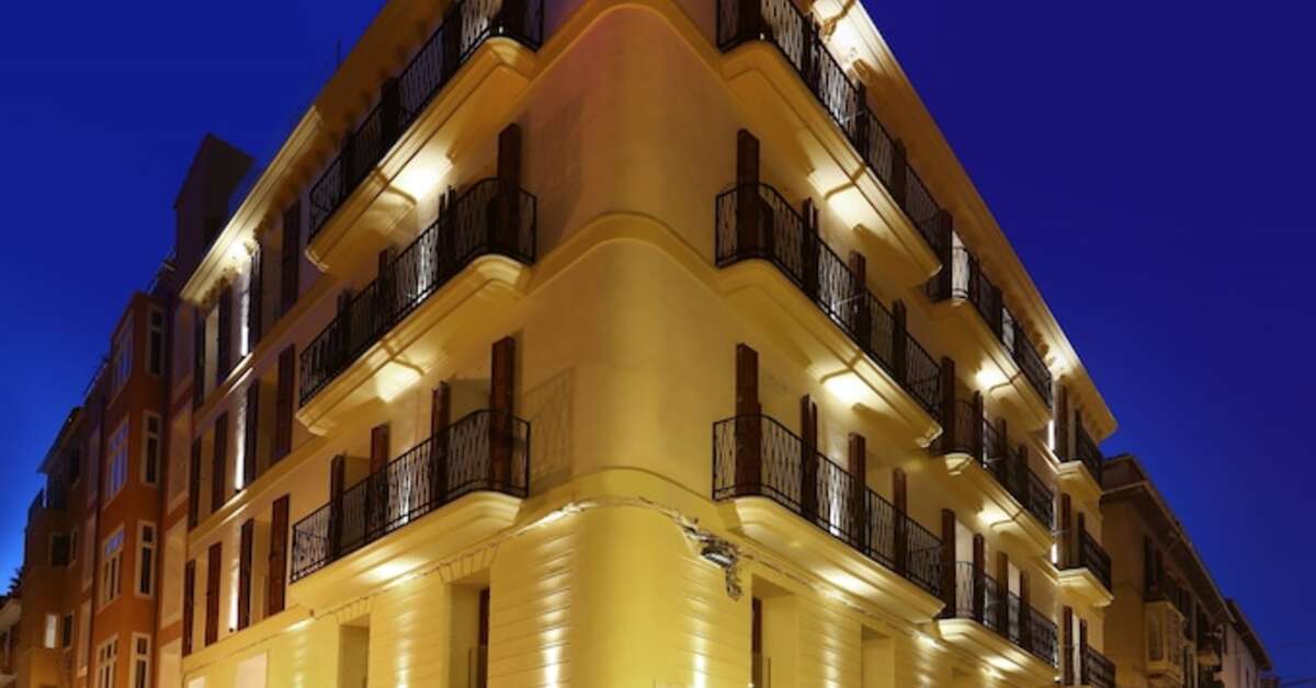 Een foto van de buitenkant van Bo Hotel