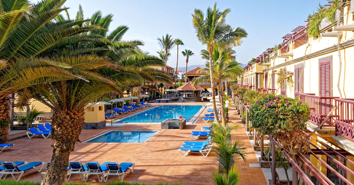 Een foto van het zwembad bij Maspalomas Oasis Club