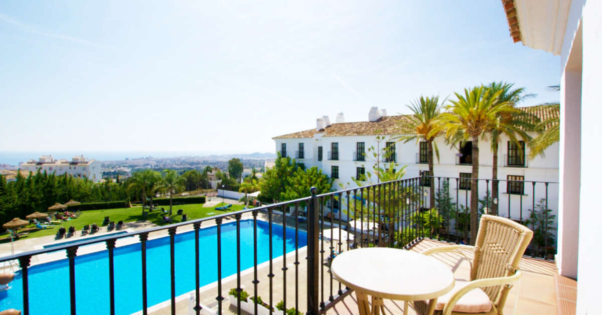 Een foto van het zwembad bij Ilunion Hacienda de Mijas