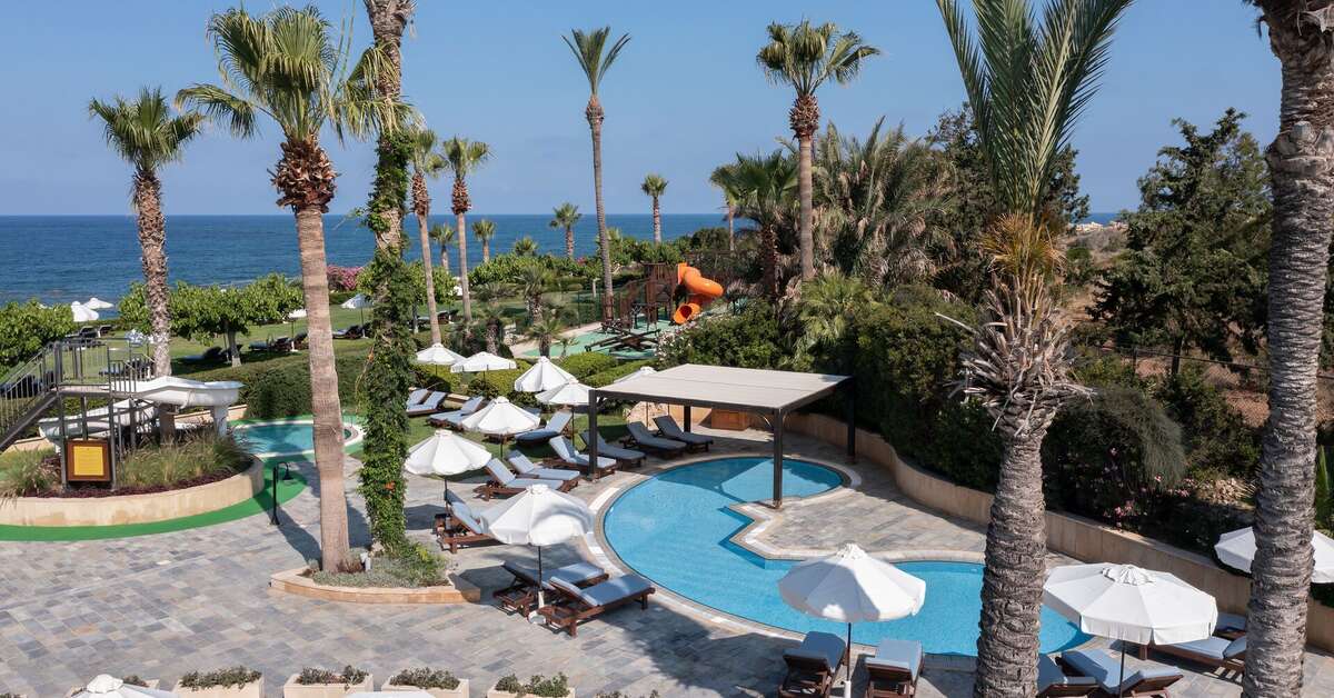 Een foto van het zwembad bij Elysium Hotel