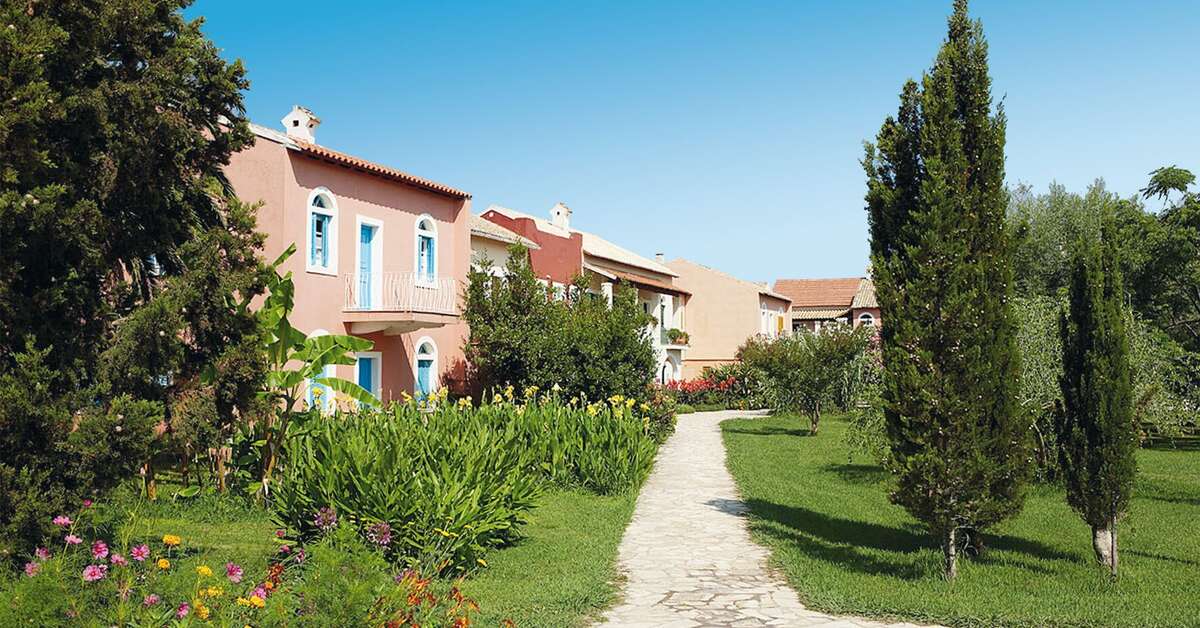 Een foto van de buitenkant van St. George's Bay Country Club & Spa