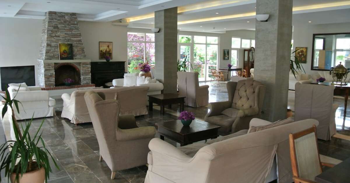 Een foto van het interieur van Begonville Hotel