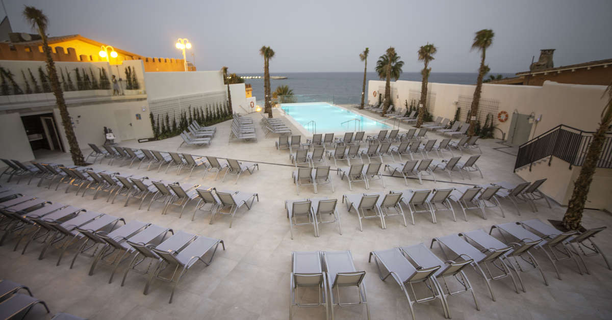 Een foto van het zwembad bij Hotel Benalmadena Beach
