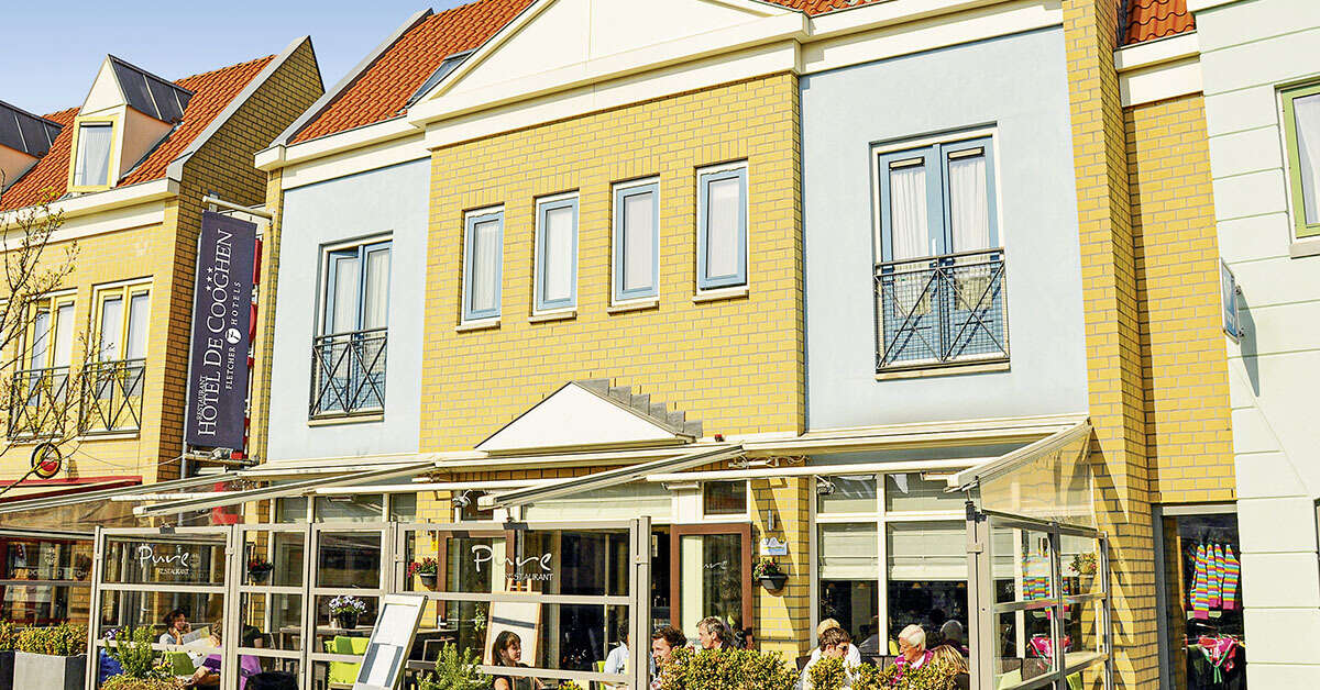 Een foto van de buitenkant van Fletcher Hotel De Cooghen