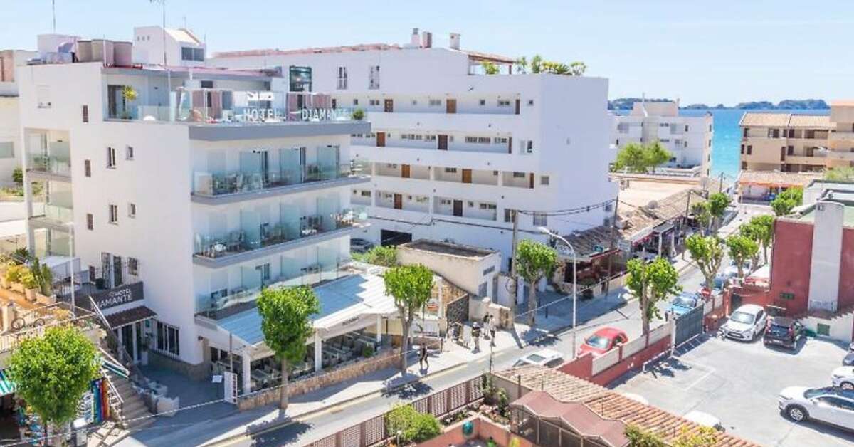 Ein Foto von der Außenansicht des Diamante Paguera Boutique 