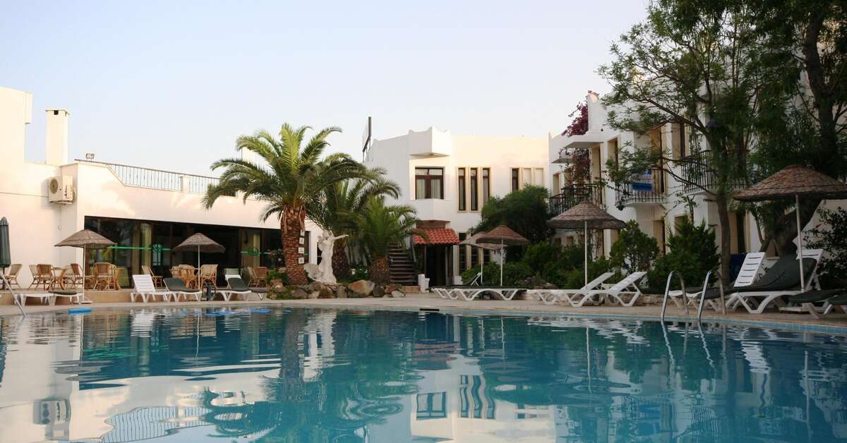Een foto van het zwembad bij Flora Hotel Bodrum