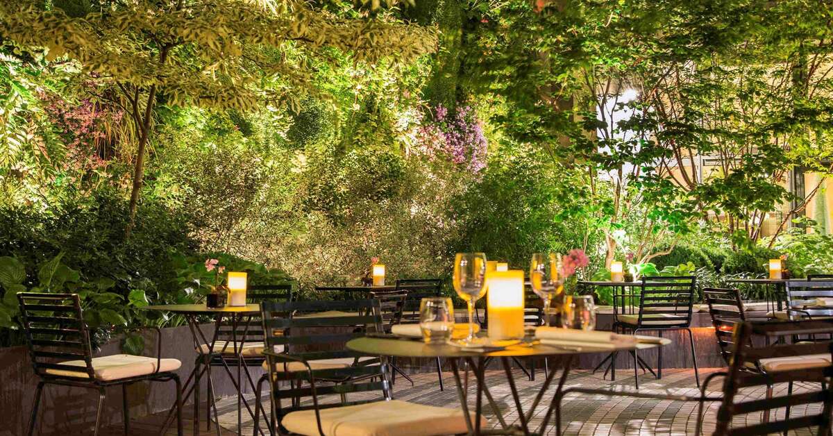 Een foto van het terras bij Novotel Paris Les Halles