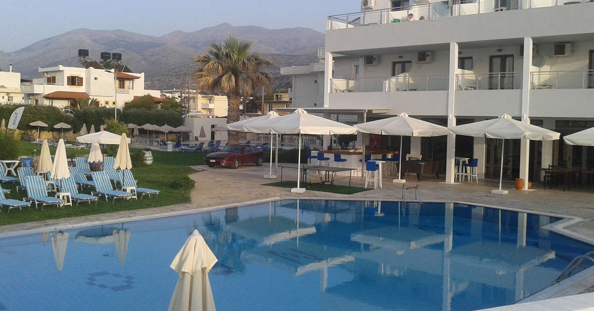 Ein Foto vom Pool im Neon Hotel