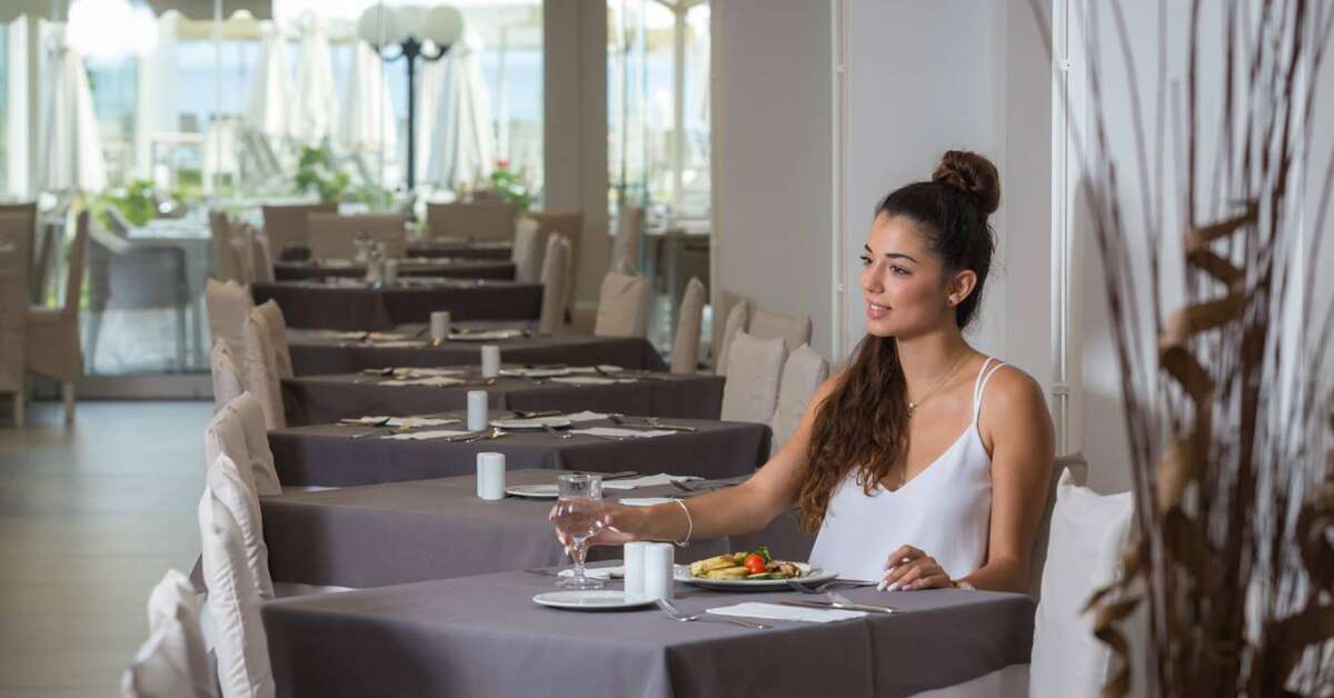 Ein Foto von den Einrichtungen im Acharavi Beach Hotel