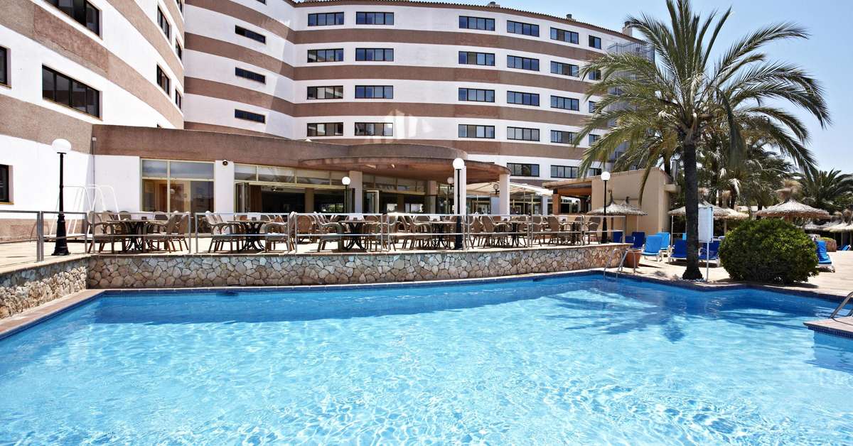 Ein Foto vom Pool im Grupotel Maritimo