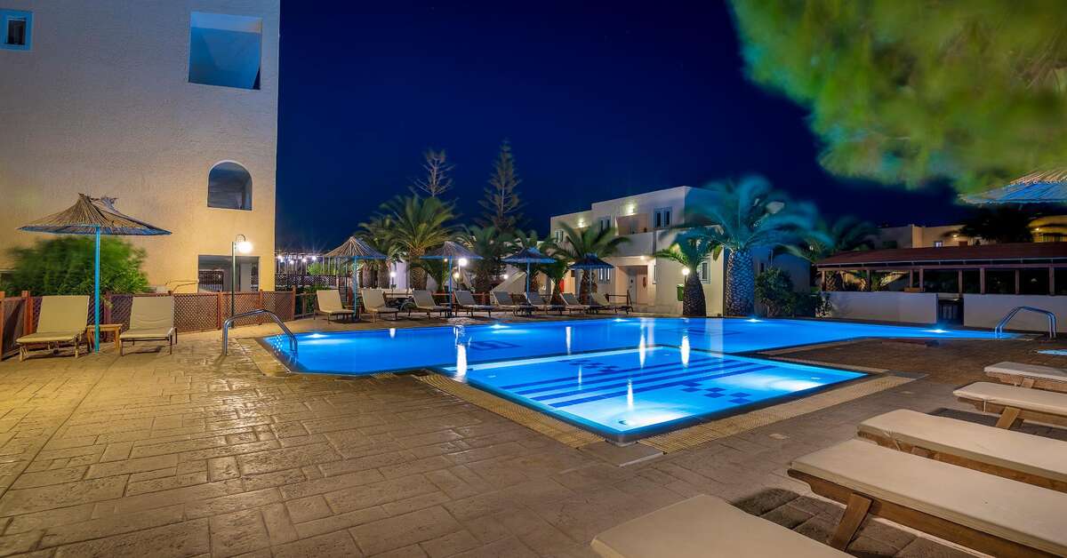 Ein Foto vom Pool im Kalimera Mare Hotel
