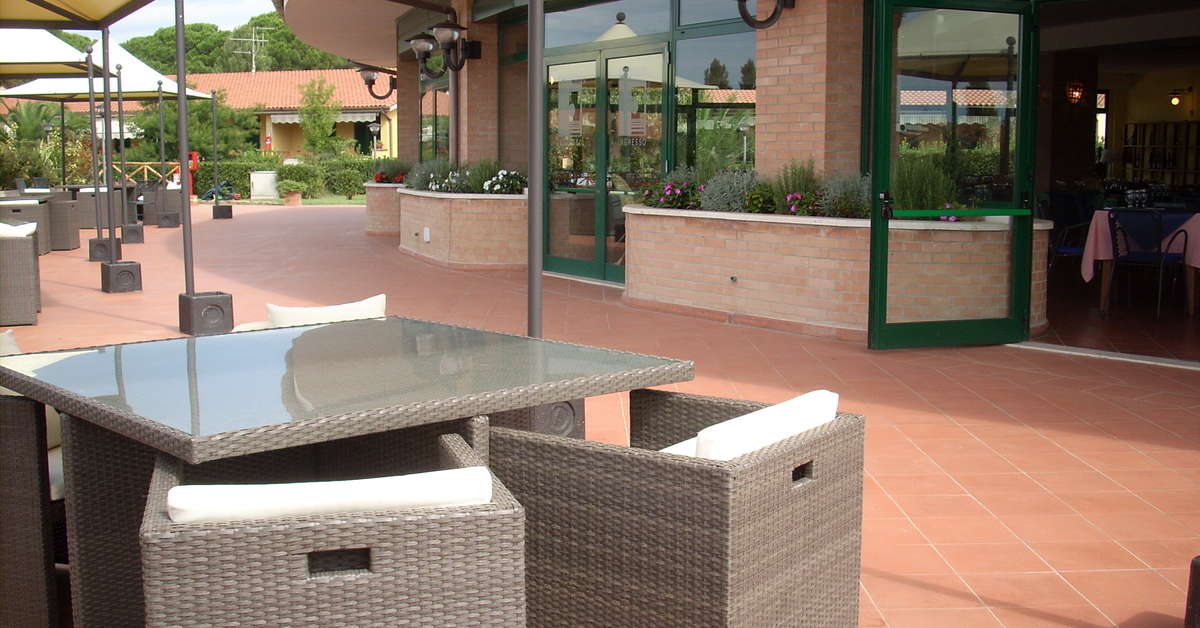 Een foto van het terras bij Villaggio Turistico Mare Si