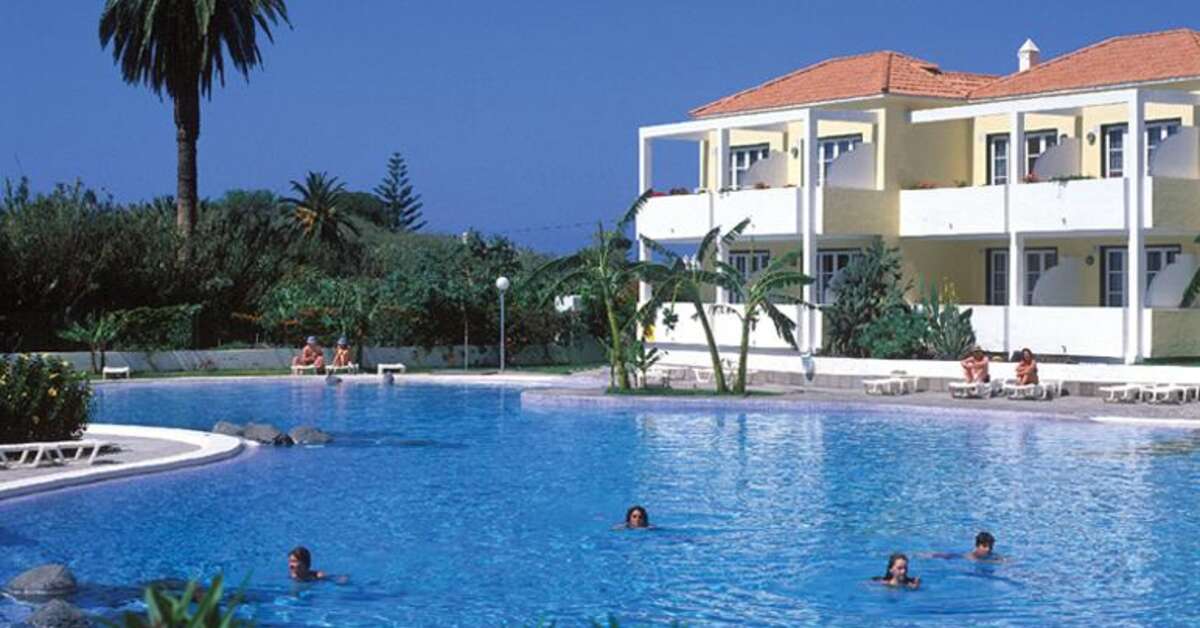 Ein Foto vom Pool im Aparthotel Solvasa Laurisilva