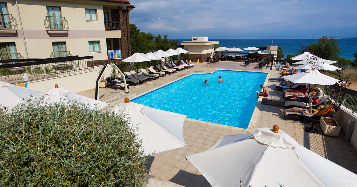 Een foto van het zwembad bij Blue Waves Resort