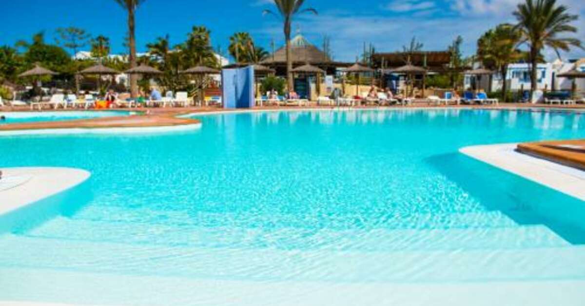Een foto van het zwembad bij HL Aparthotel Paradise Island