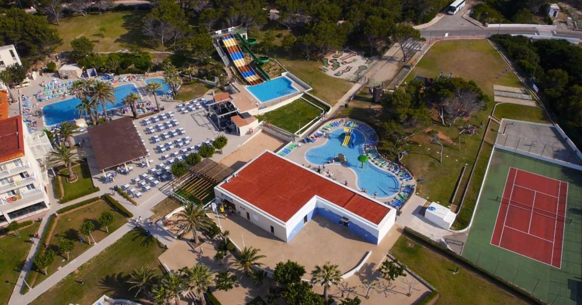 Een foto van de buitenkant van Club Hotel Aguamarina