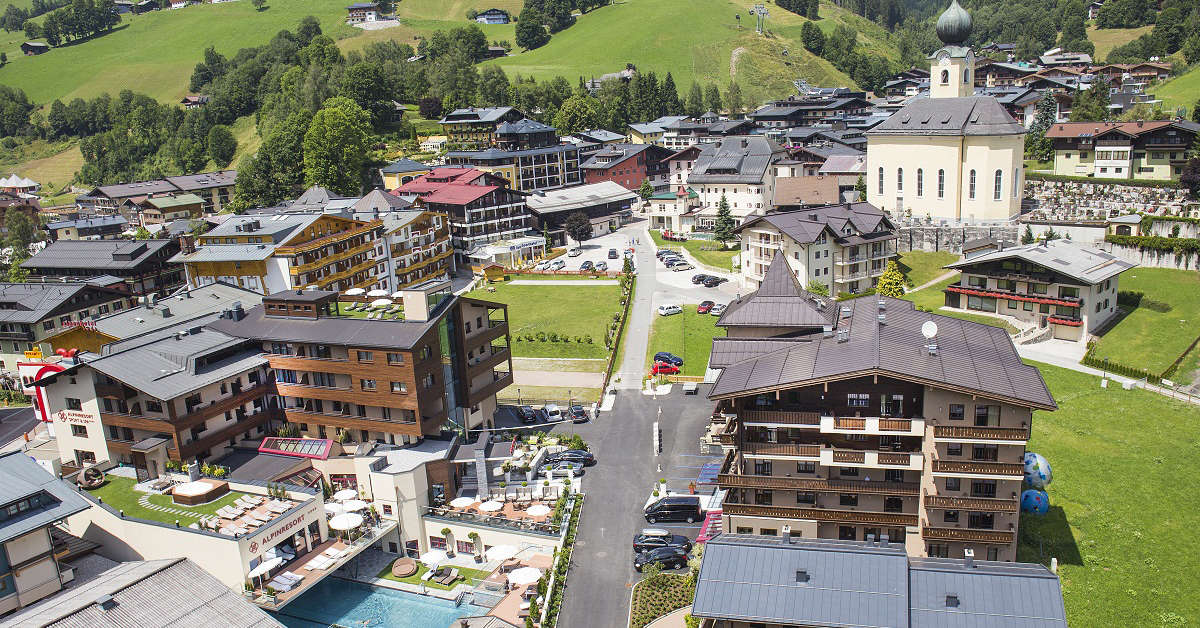 Een foto van de buitenkant van Alpinresort Sport & Spa