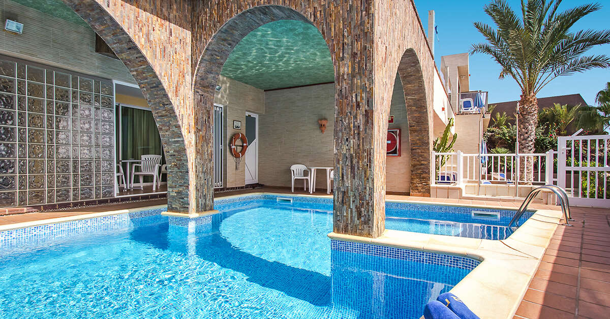Ein Foto vom Pool im Apartments Livvo Atalaya de Jandia