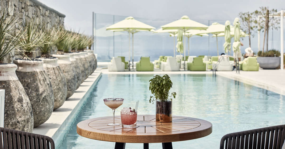 Ein Foto vom Pool im Myconian Naia Luxury Suites