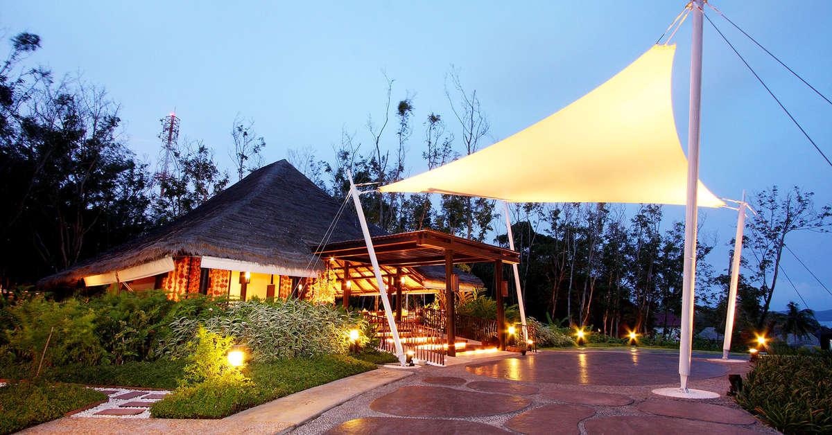 Een foto van de buitenkant van The Vijitt Resort Phuket