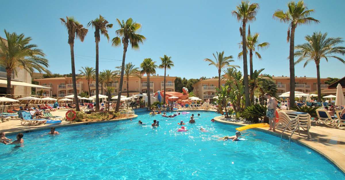 Een foto van het zwembad bij Aparthotel Playa Mar & Spa