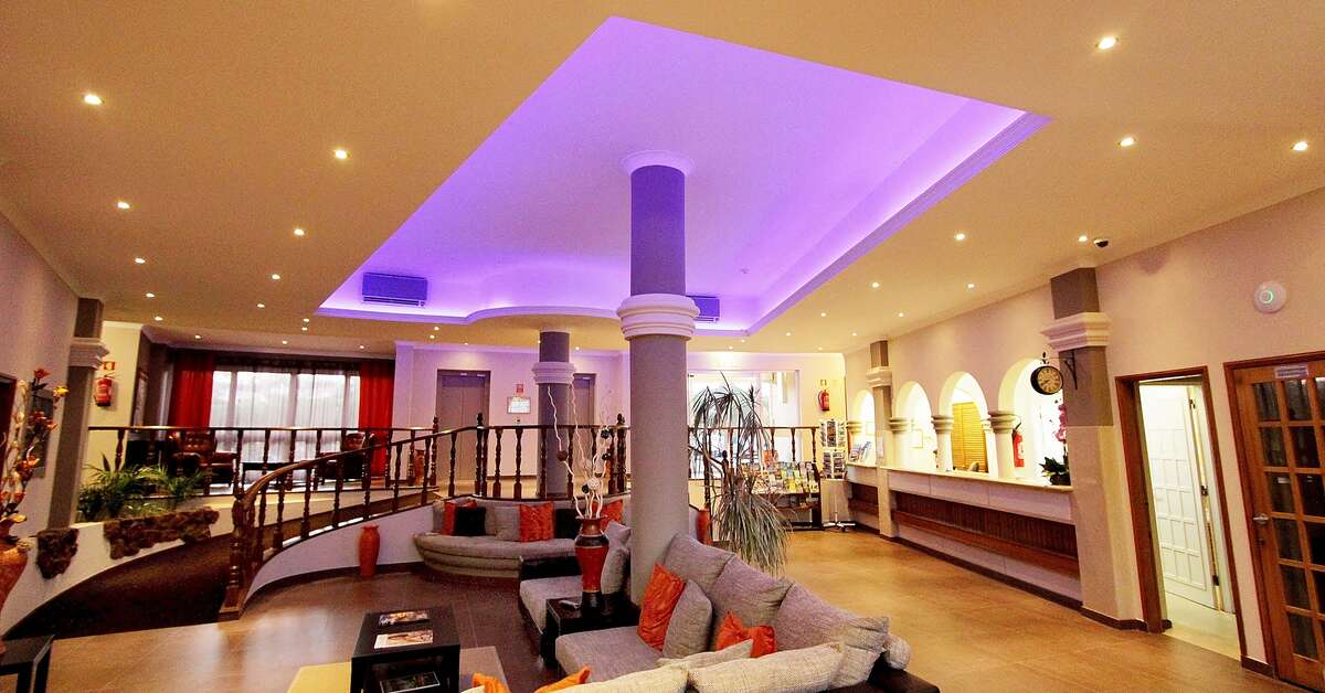 Een foto van het interieur van Hotel Belavista Da Luz