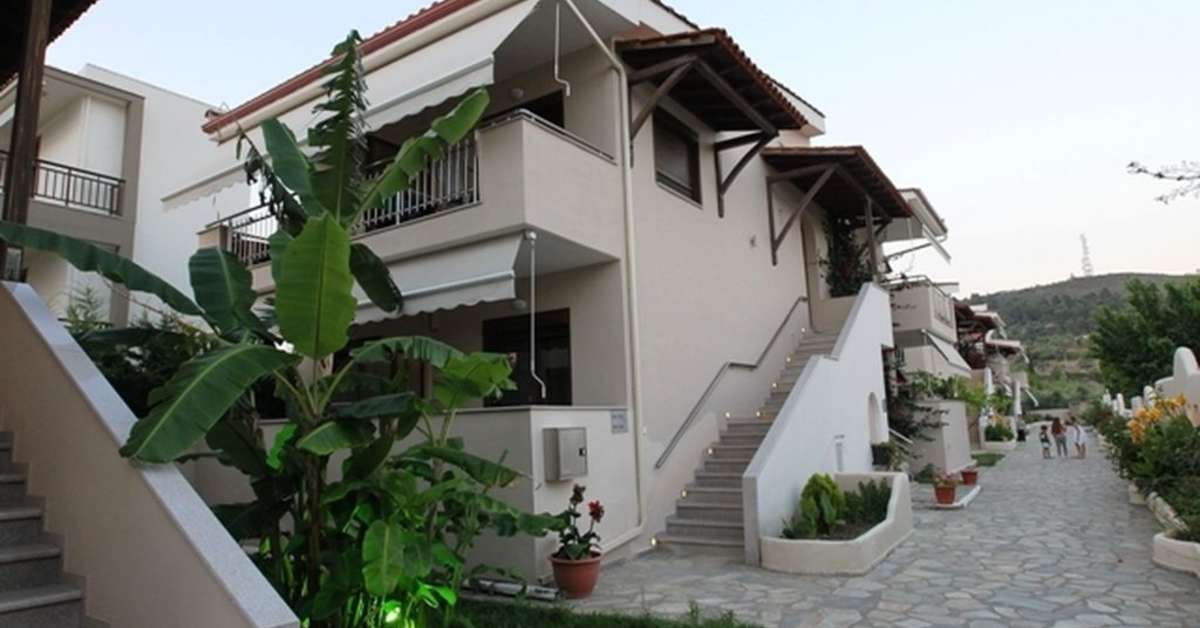 Een foto van de buitenkant van Meliton Inn Hotel & Suites