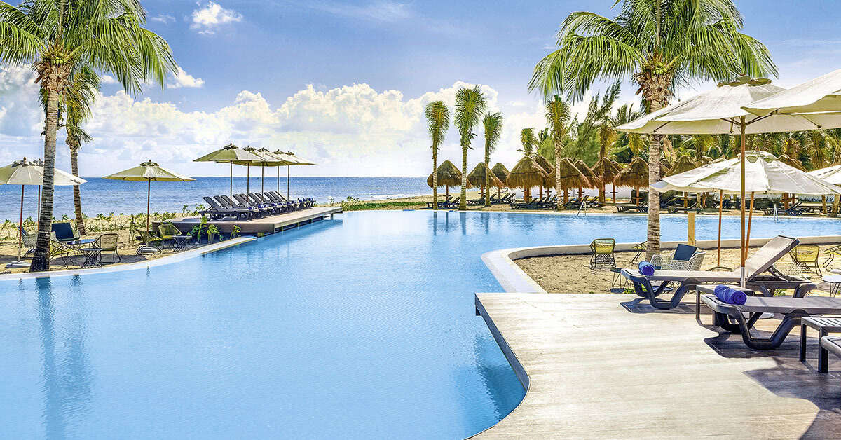 Een foto van het zwembad bij Ocean Riviera Paradise