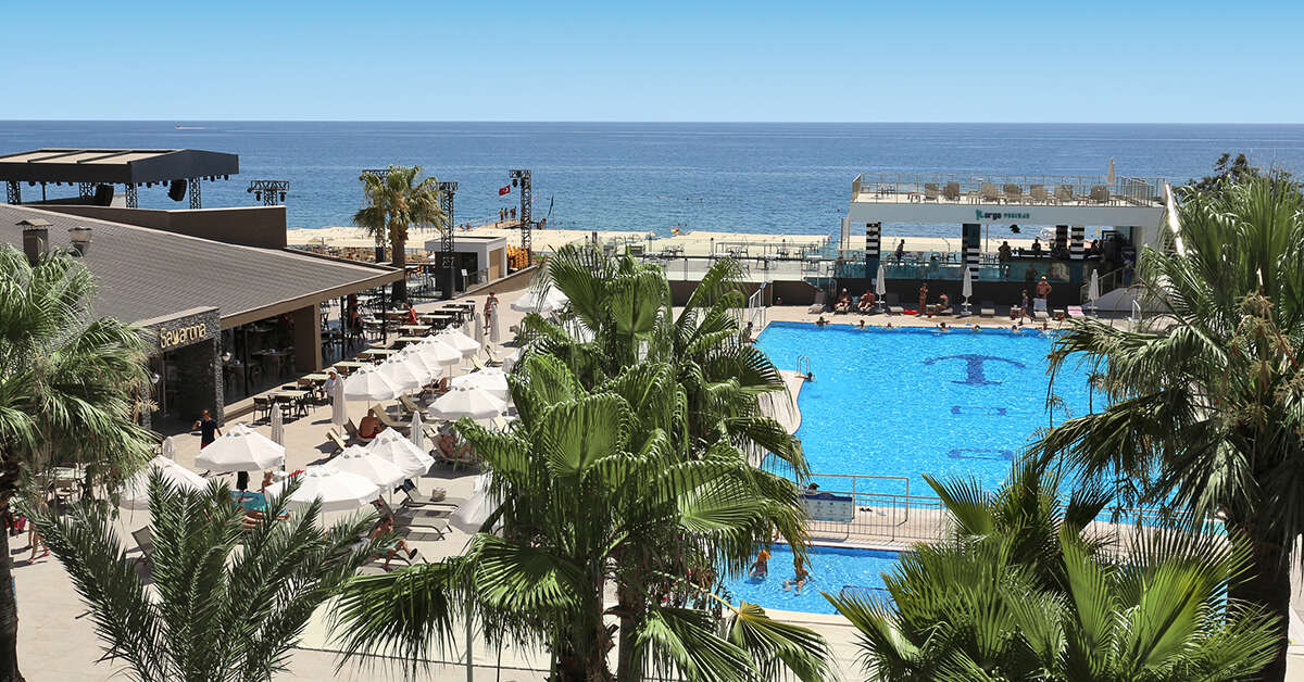 Een foto van het zwembad bij Sailor's Beach Club