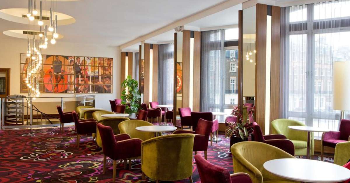 Een foto van het interieur van Hotel President