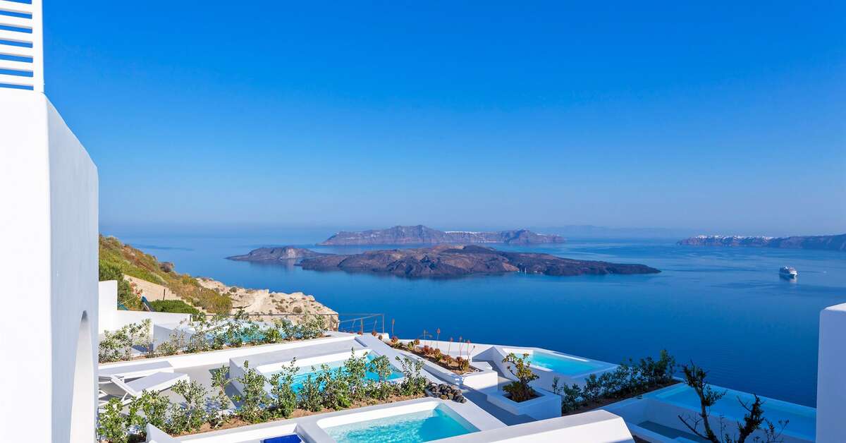 Een foto van het zwembad bij Alti Santorini Suites