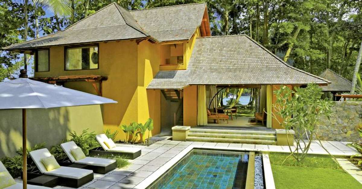 Ein Foto vom Pool im Constance Ephelia
