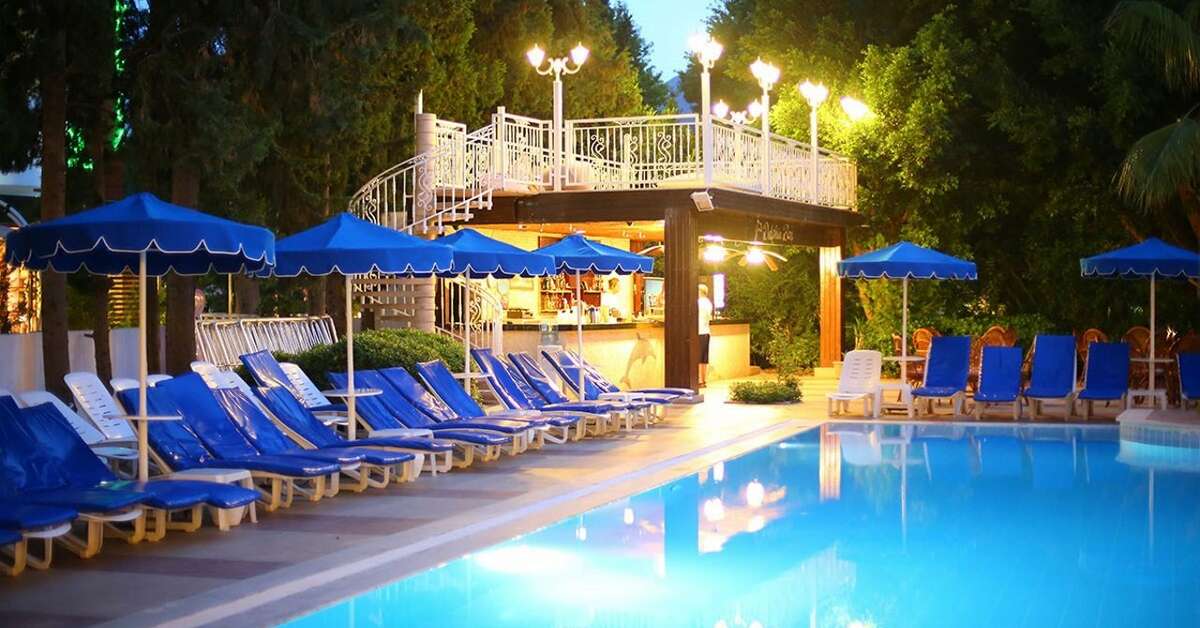 Een foto van het zwembad bij Hotel Kaya Maris