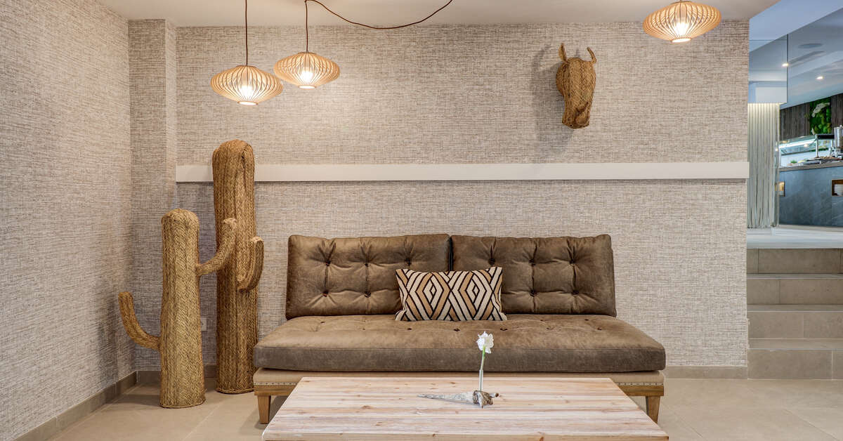 Een foto van het interieur van Hoposa Hotel Pollentia