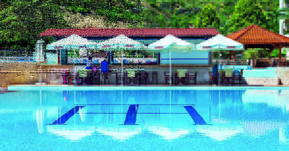Een foto van het zwembad bij Xenios Theoxenia Hotel