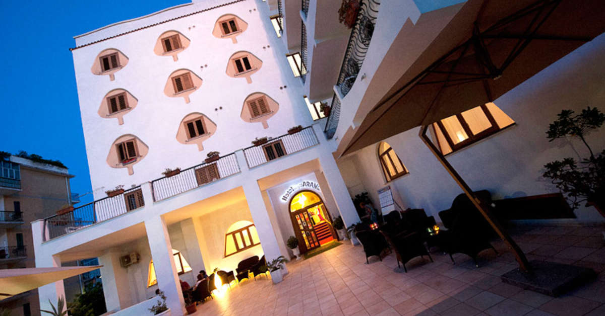 Een foto van de buitenkant van Hotel Degli Aranci Vieste