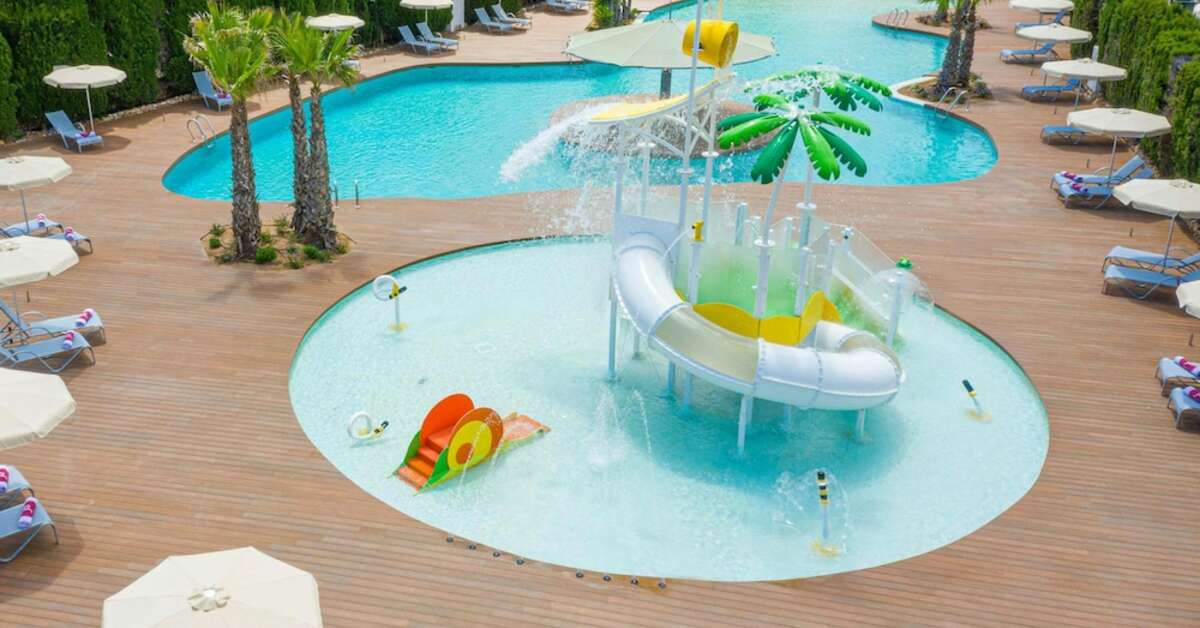 Een foto van het zwembad bij JS Portocolom Suites