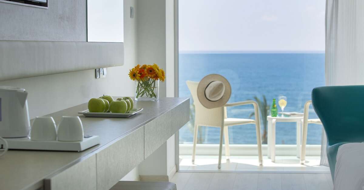 Een foto van The King Evelthon Beach Hotel & Resort