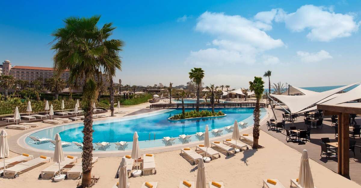 Een foto van het zwembad bij Kaya Palazzo Golf Resort