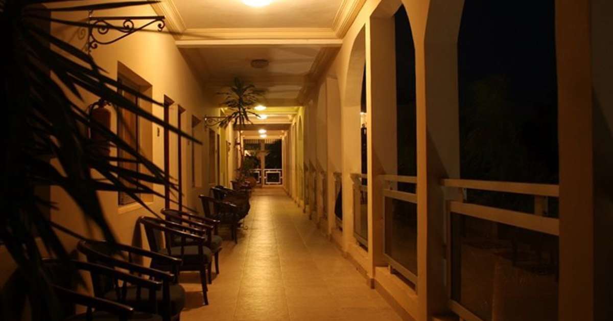 Een foto van de buitenkant van Seaview Gardens Hotel