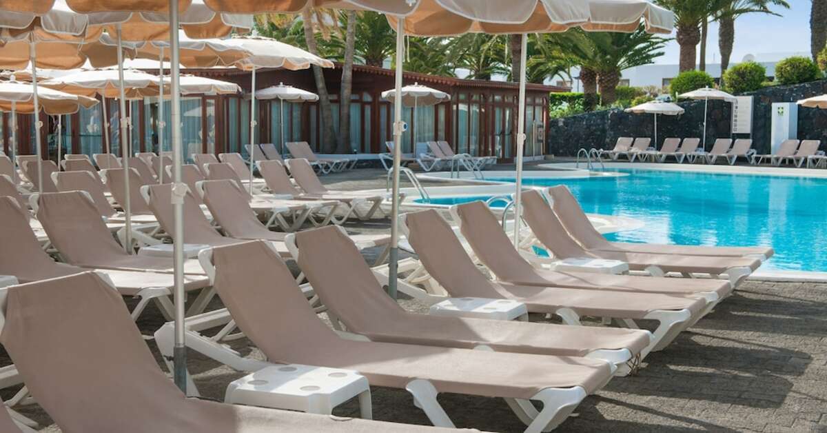 Een foto van het zwembad bij Relaxia Olivina Lanzarote